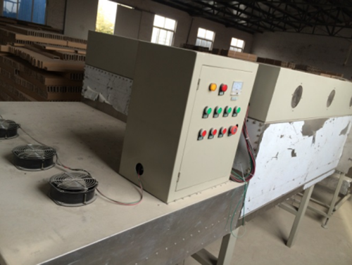 微波加熱設(shè)備：生產(chǎn)速度達(dá)5m/min